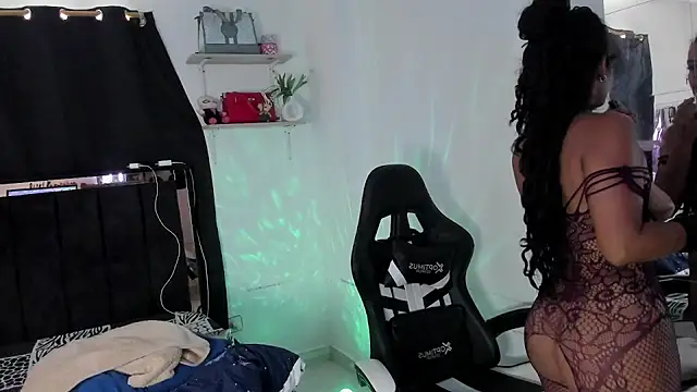 moon_sammy - Moon_Sammy's free webcam - UK Sex Cams