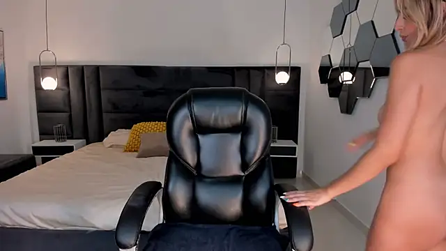 MelissaMoore_ live cam on StripChat