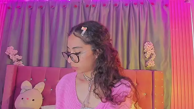 Sarah_Moon1 live cam on StripChat