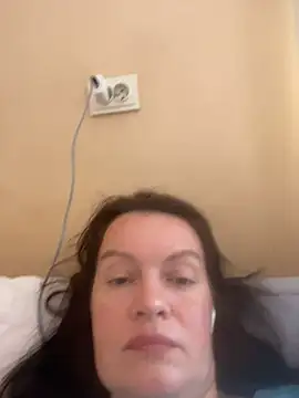 LoveNBloom live cam on StripChat