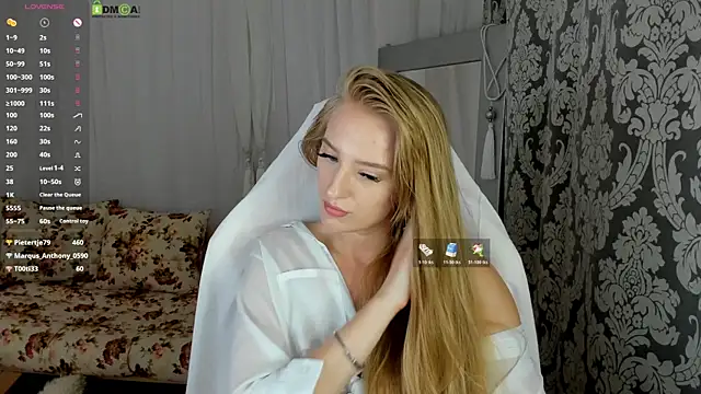 Stacy_River live cam on StripChat