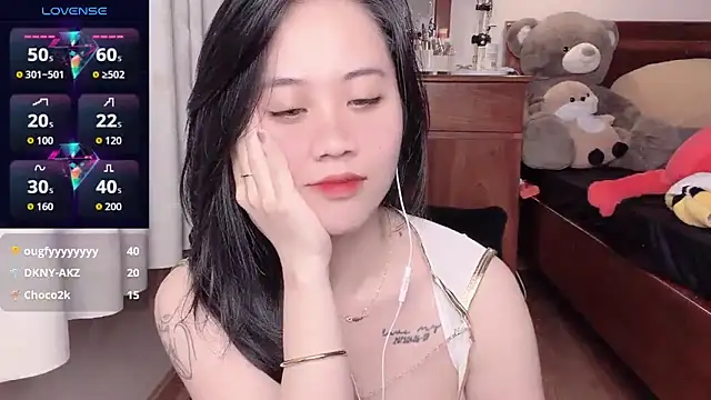 Rosane00 live cam on StripChat