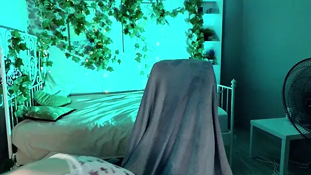 _arlie_ (F teen) - sexy teasing