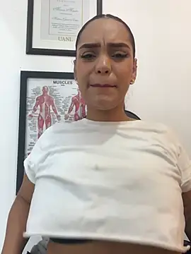 Sara-77 live webcam show