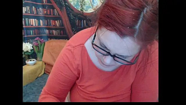 PlayfullMature live cam on StripChat