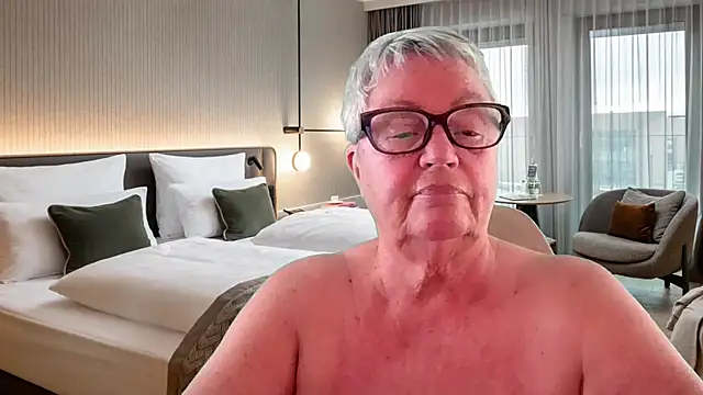 Mystery-Grandmother live cam on StripChat