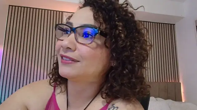 JuliRamirez webcam