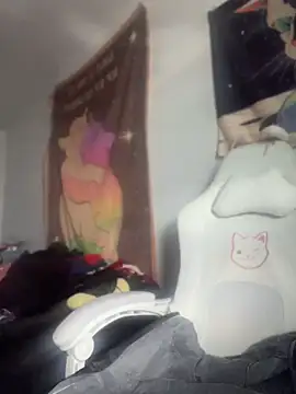 Lunalovesyou8 webcam