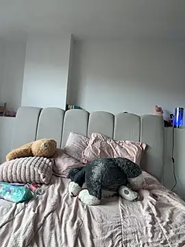 Cloee_Rainbow1 webcam