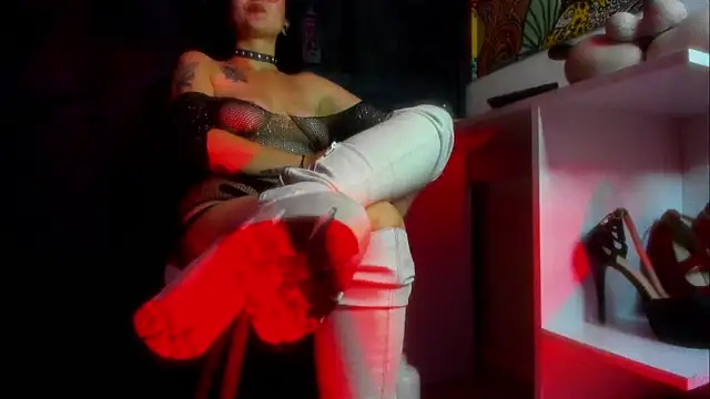 madame_ibby live cam on StripChat
