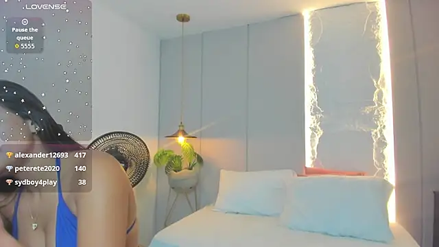 emily_castle - Emily_castle's free webcam - UK Sex Cams
