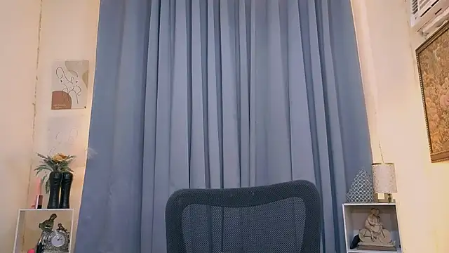 Mimi_Mckinley webcam