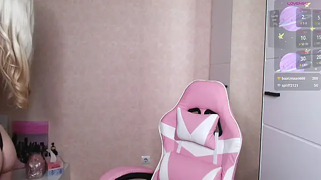 Mary_Kitty88 live cam on StripChat