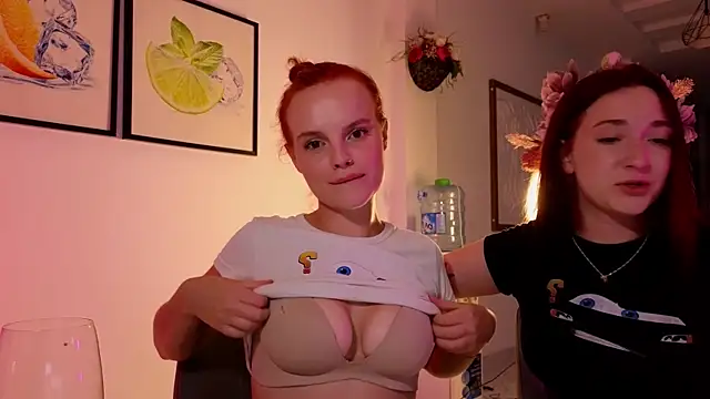MoonkissGirls webcam