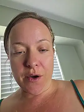 julimonroe webcam