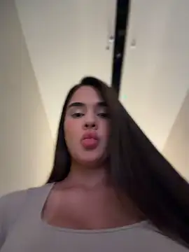 BellaLeclair_ webcam