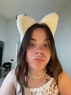 19_PetiteEilish_97 webcam