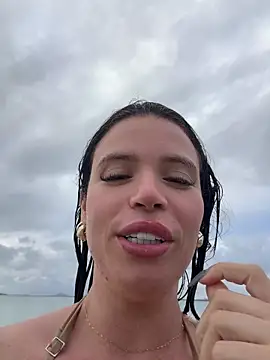 Rafaellaz live cam on StripChat