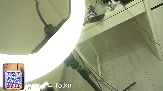 cream_fucks webcam