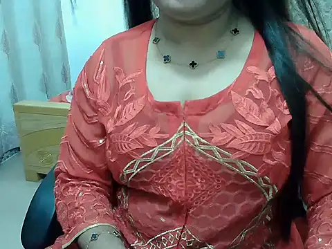 SexyRani2000 live cam on StripChat