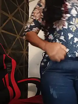 ambarthsmiith2 (F milf) - How about clapping my ass at work?🔥🔥