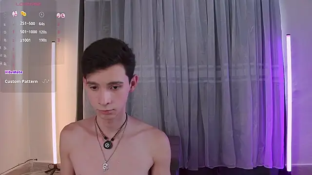 VicenteFerrer live cam on StripChat