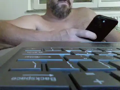 FROL83 live cam on StripChat