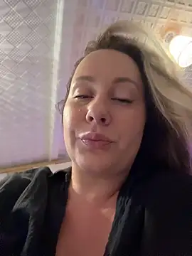 Mona_Plus webcam