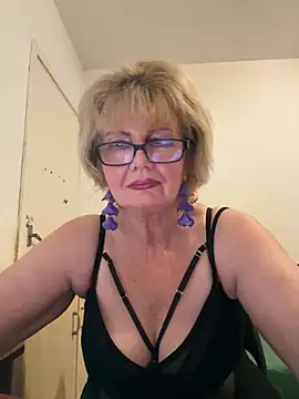 AngelBlonda live cam on StripChat