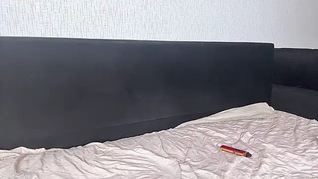 AnaliShe webcam