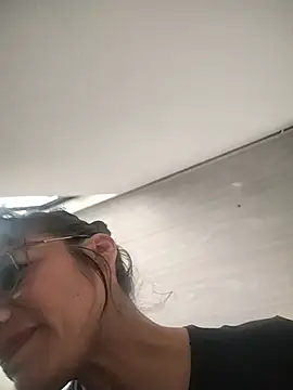 JessiDovee webcam