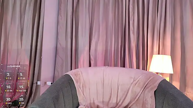 salome_clark1 (F young) - a finger in my pussy in doggy style