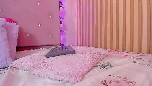 lovely__kiss__ webcam