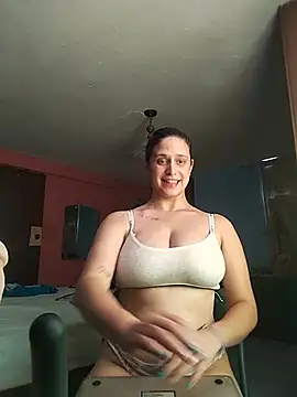 Catalinacandela live cam on StripChat