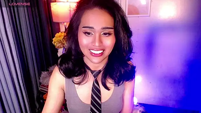 urmidnightcravingsxx webcam