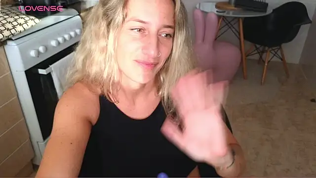 lunamix - Lunamix's free webcam - UK Sex Cams
