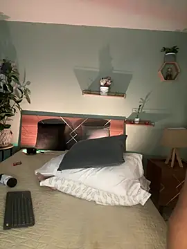 YariRose webcam
