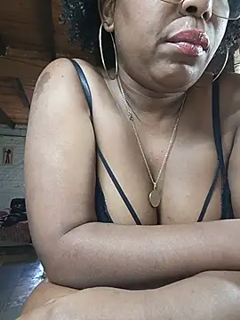 ChanneldelaCroix live cam on StripChat
