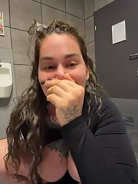 TattooGirlAlia live webcam