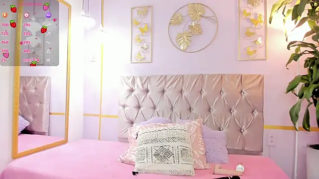 LalilaBrunettee live cam on StripChat