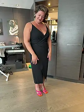 Madamebeton live sex cam