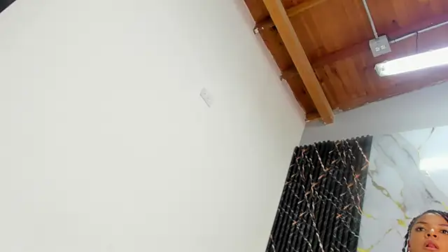 SamanthaMilann live cam on StripChat