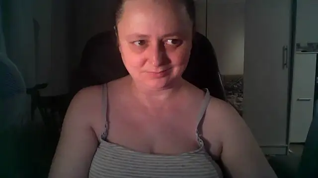 TaylorLovely live cam on StripChat
