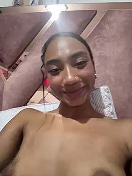 Dark-Luna live cam on StripChat