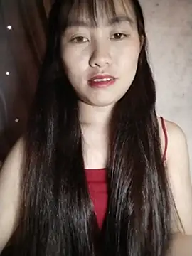 Cherry-squirtt live cam on StripChat