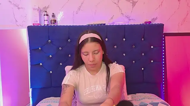 Dakotaa_Johnson live cam on StripChat