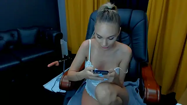 HaleySweet18 webcam