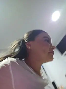 Pretty_Julieta webcam