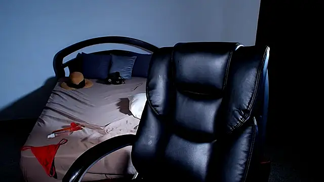 Andreabigboobs23 webcam