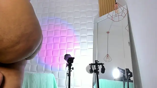 AriaBelle live cam on StripChat